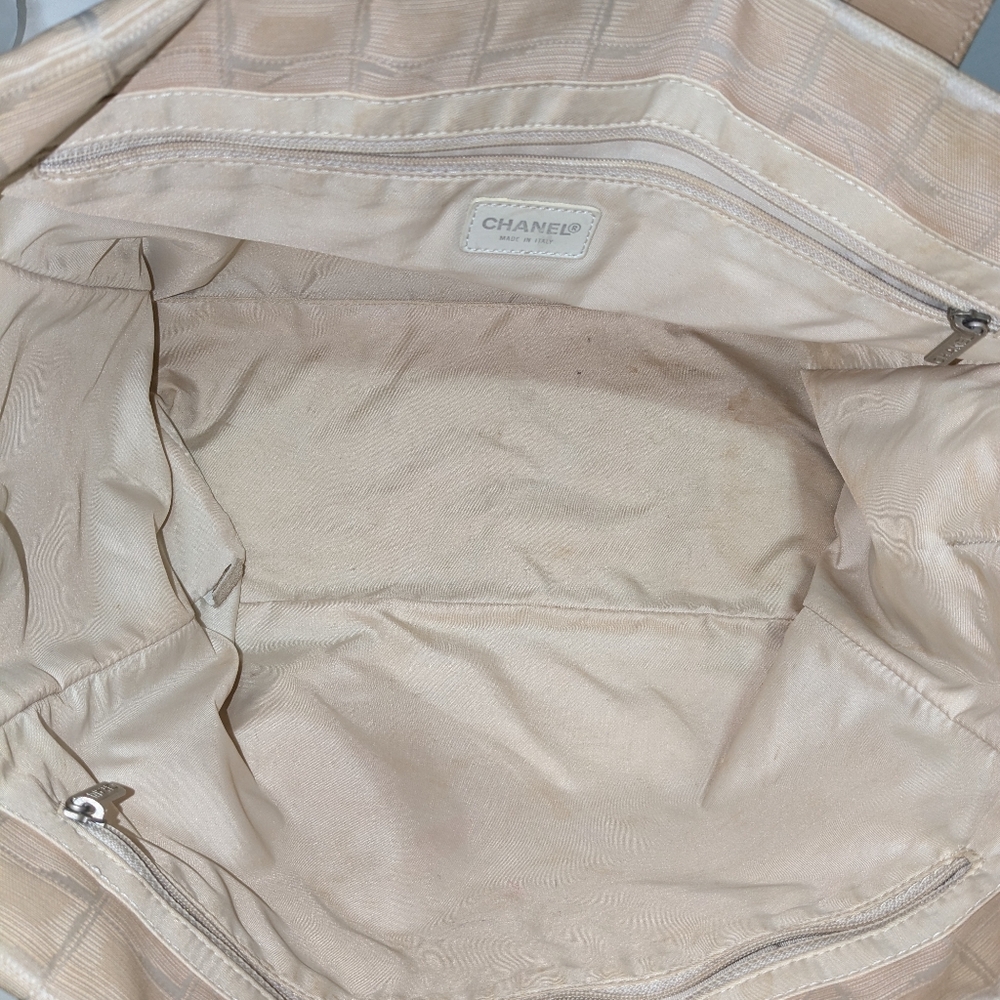 Chanel Tote - Picture 7 of 14